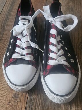 Black & Red Plaid Lace-Up Canvas Sneakers Converse Style